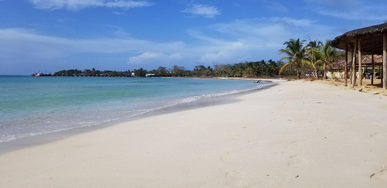 Pic-Nic Beach Corn Island Little Corn Island Exterior photo
